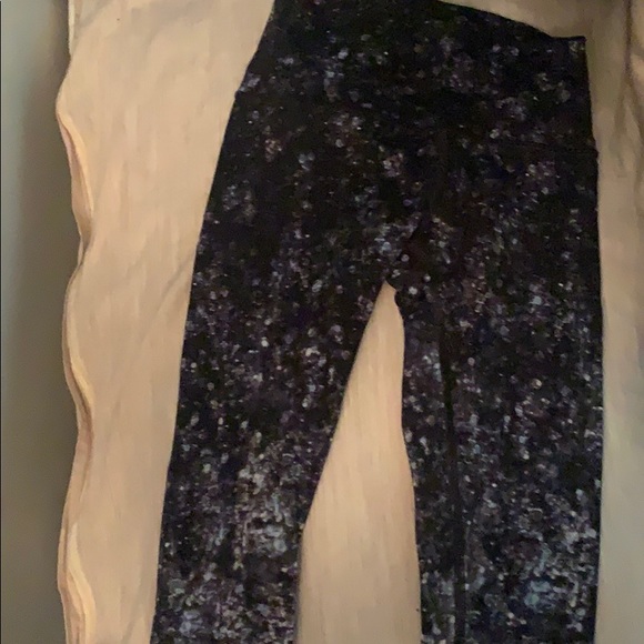 Lululemon leggings - Picture 1 of 2
